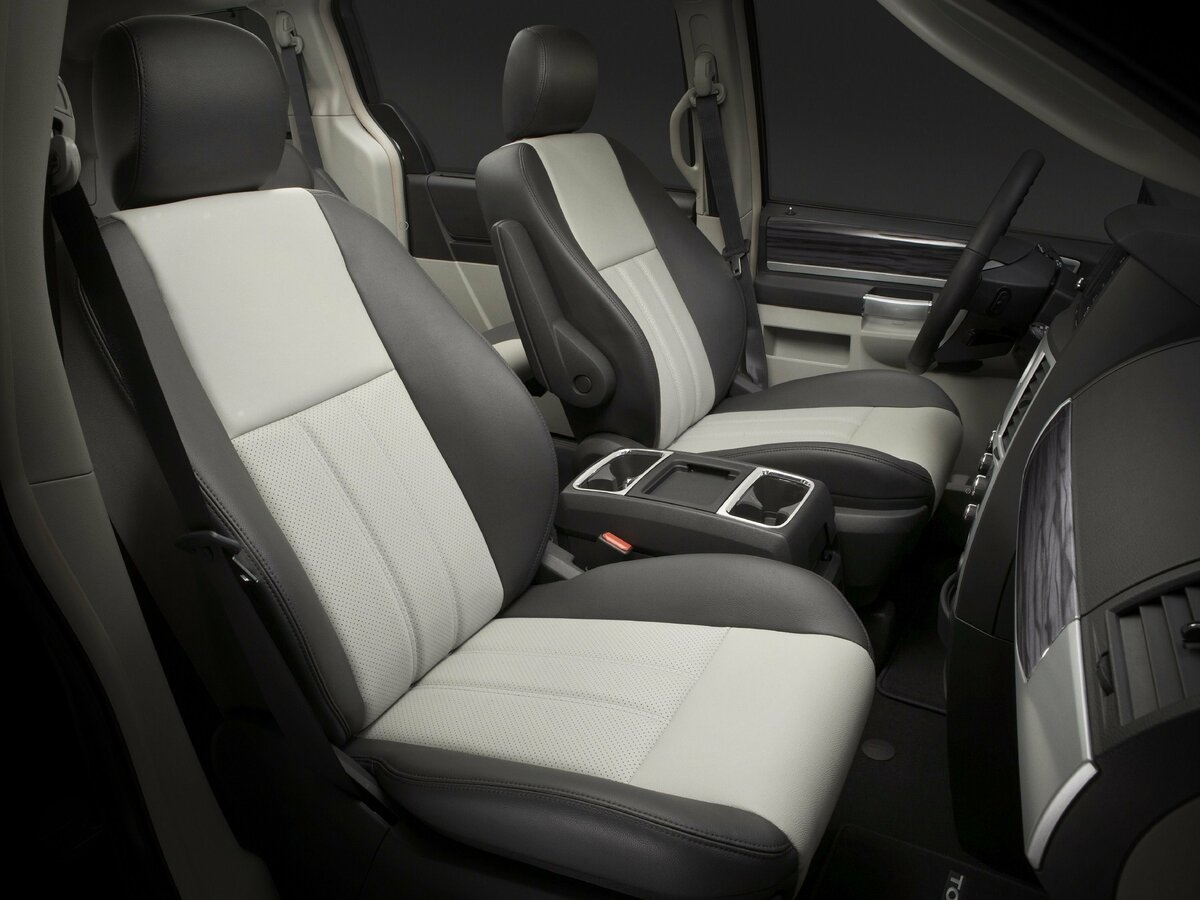 Chrysler Town & Country V Минивэн