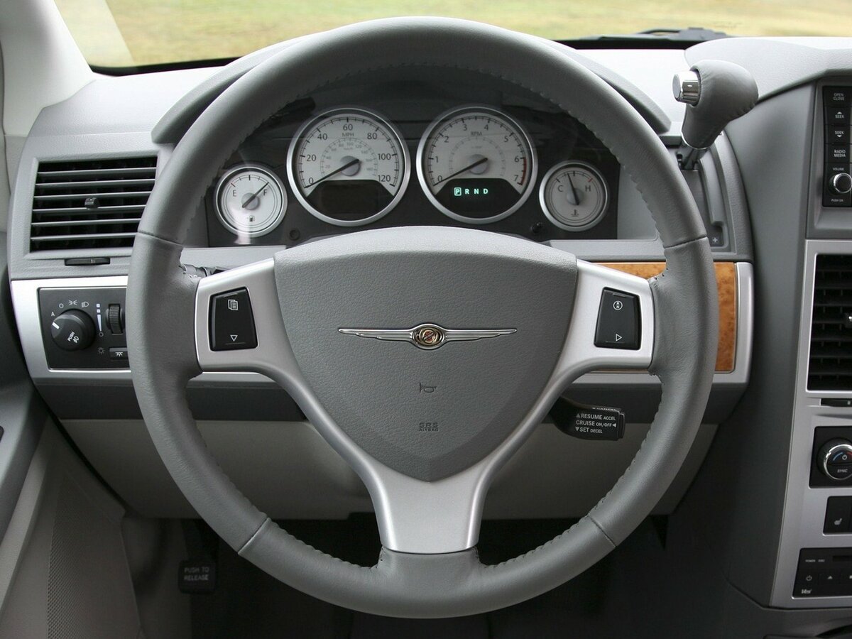 Chrysler Town & Country V Минивэн