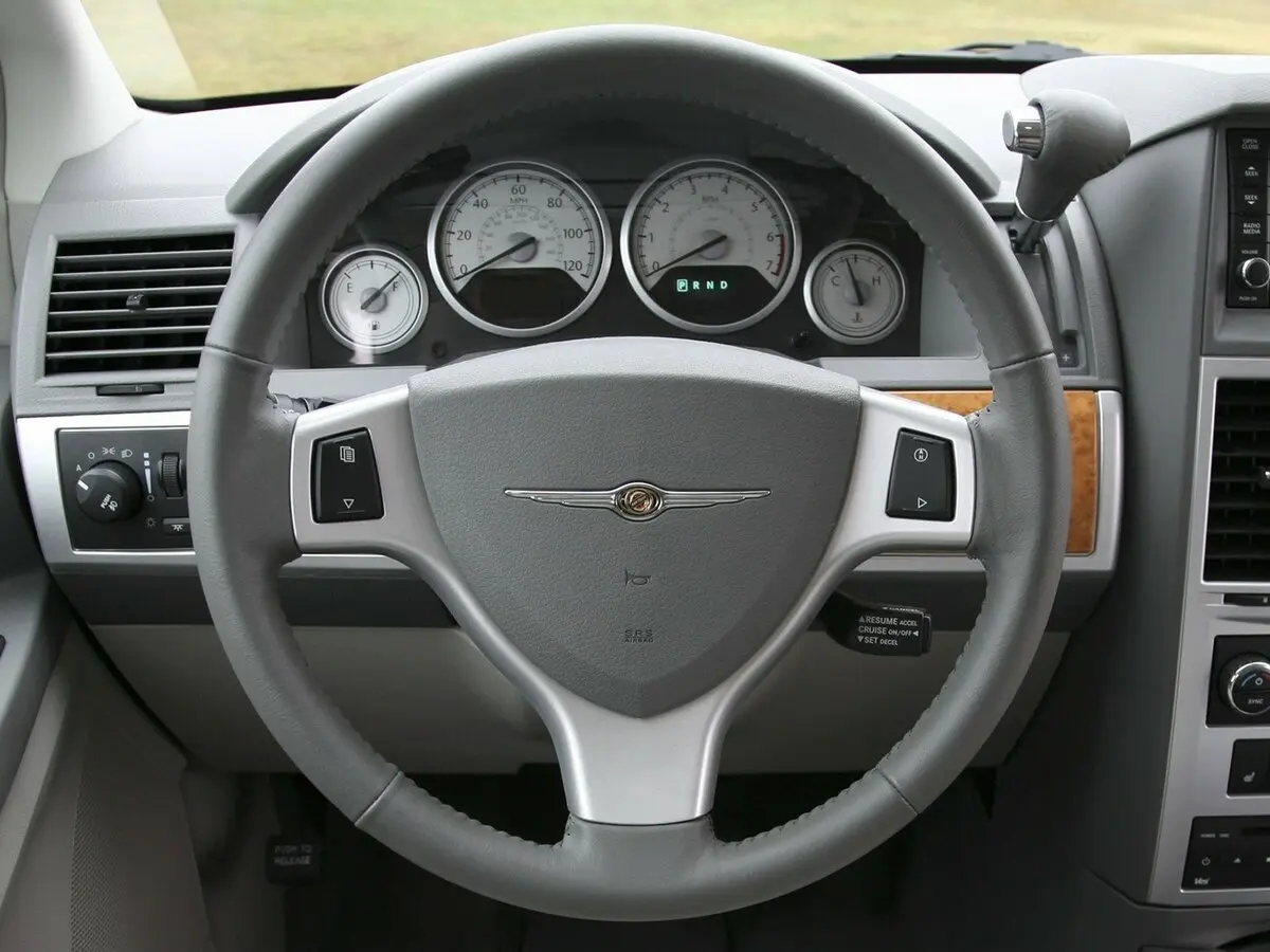 Chrysler Town & Country V Минивэн — сүрөт 8