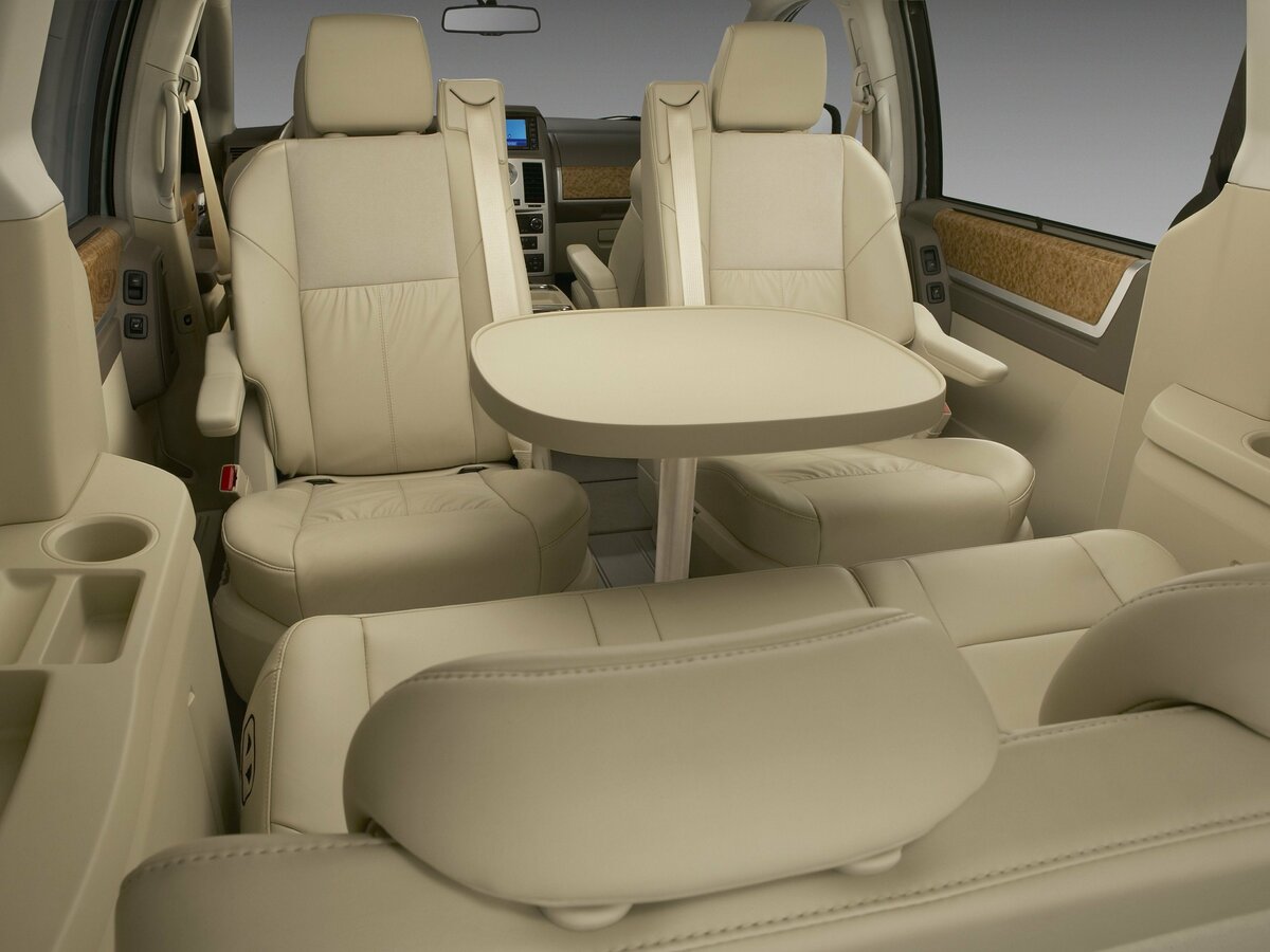 Chrysler Town & Country V Минивэн