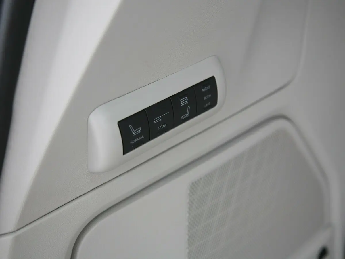 Chrysler Town & Country V Минивэн — сүрөт 10