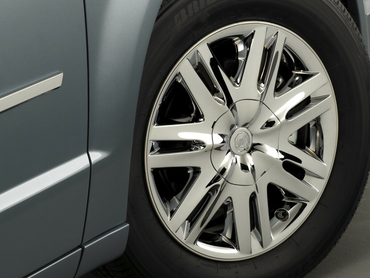 Chrysler Town & Country V Минивэн