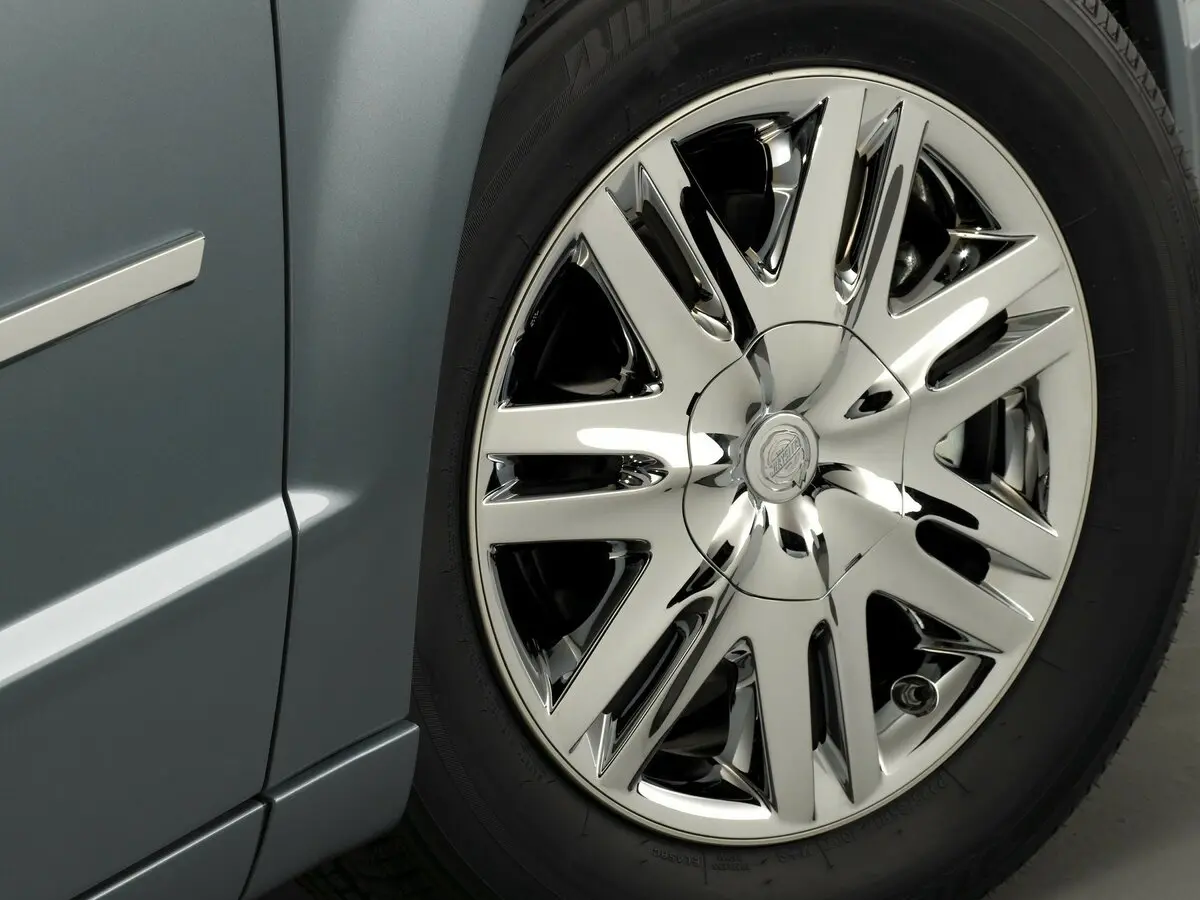Chrysler Town & Country V Минивэн — сүрөт 16