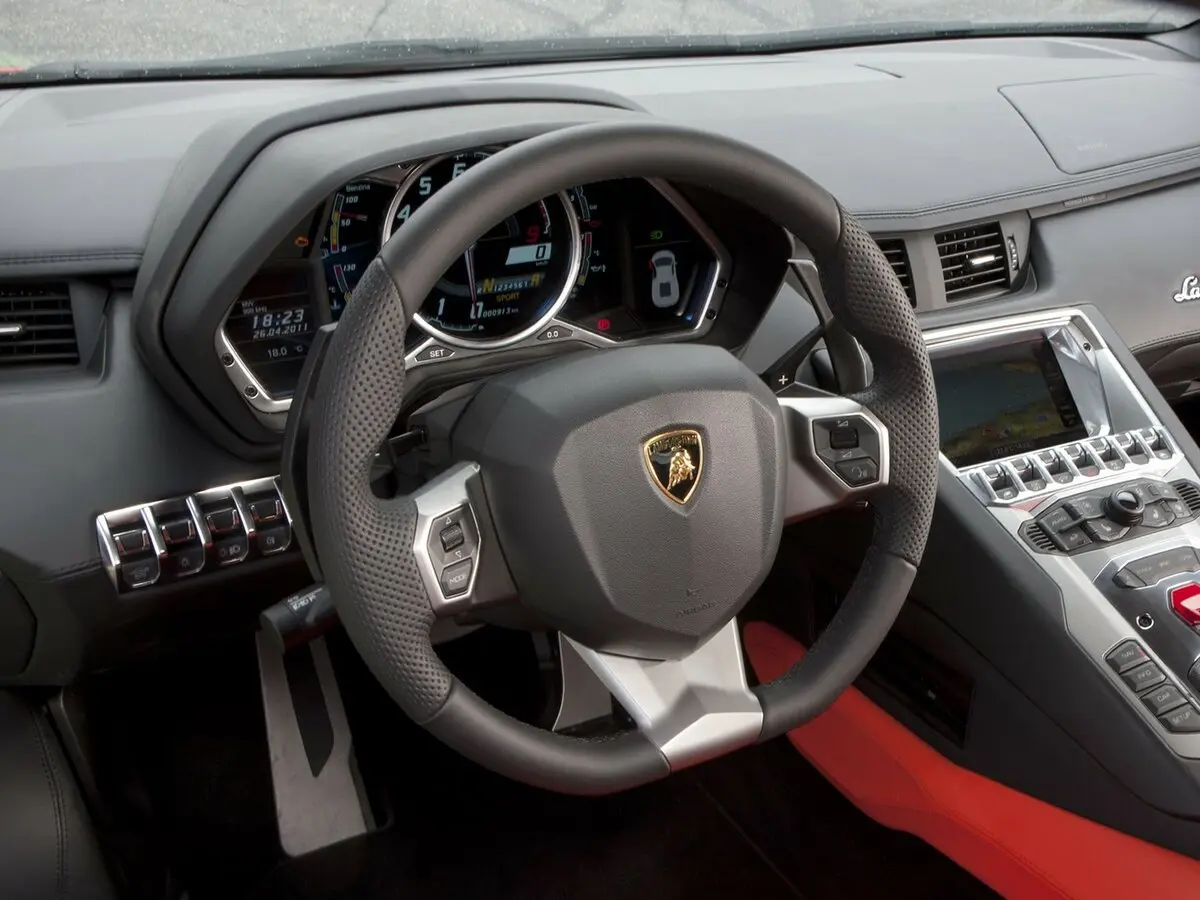 Lamborghini Aventador I Купе — photo 10