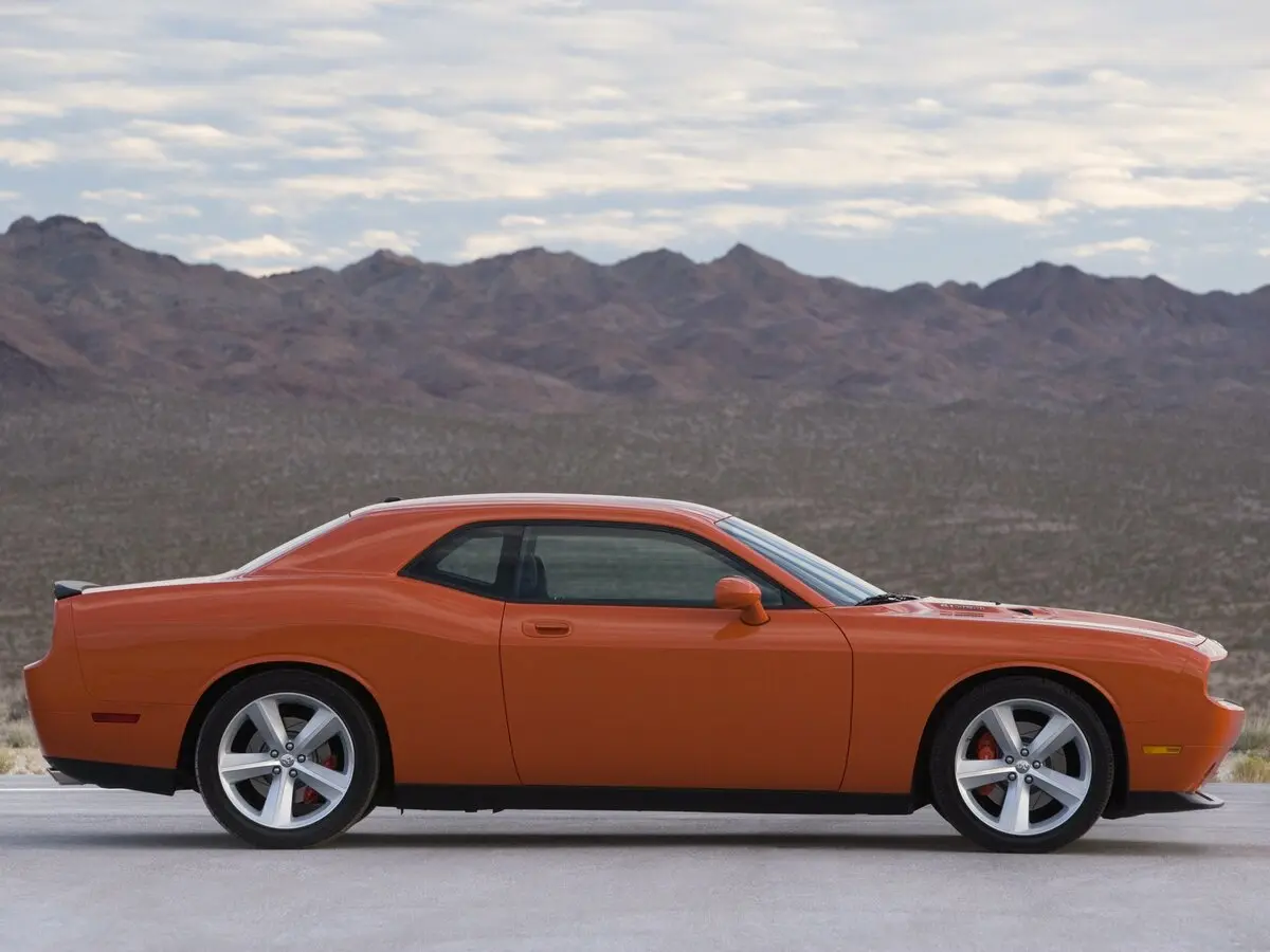 Dodge Challenger III Купе SRT8 — сүрөт 2