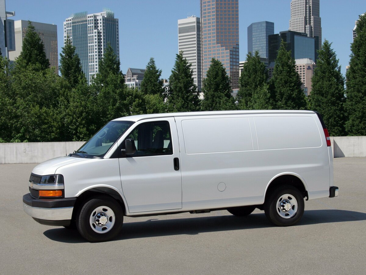 Chevrolet Express II Минивэн — фото 2