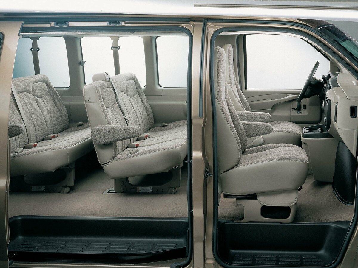 Chevrolet Express II Минивэн — фото 9
