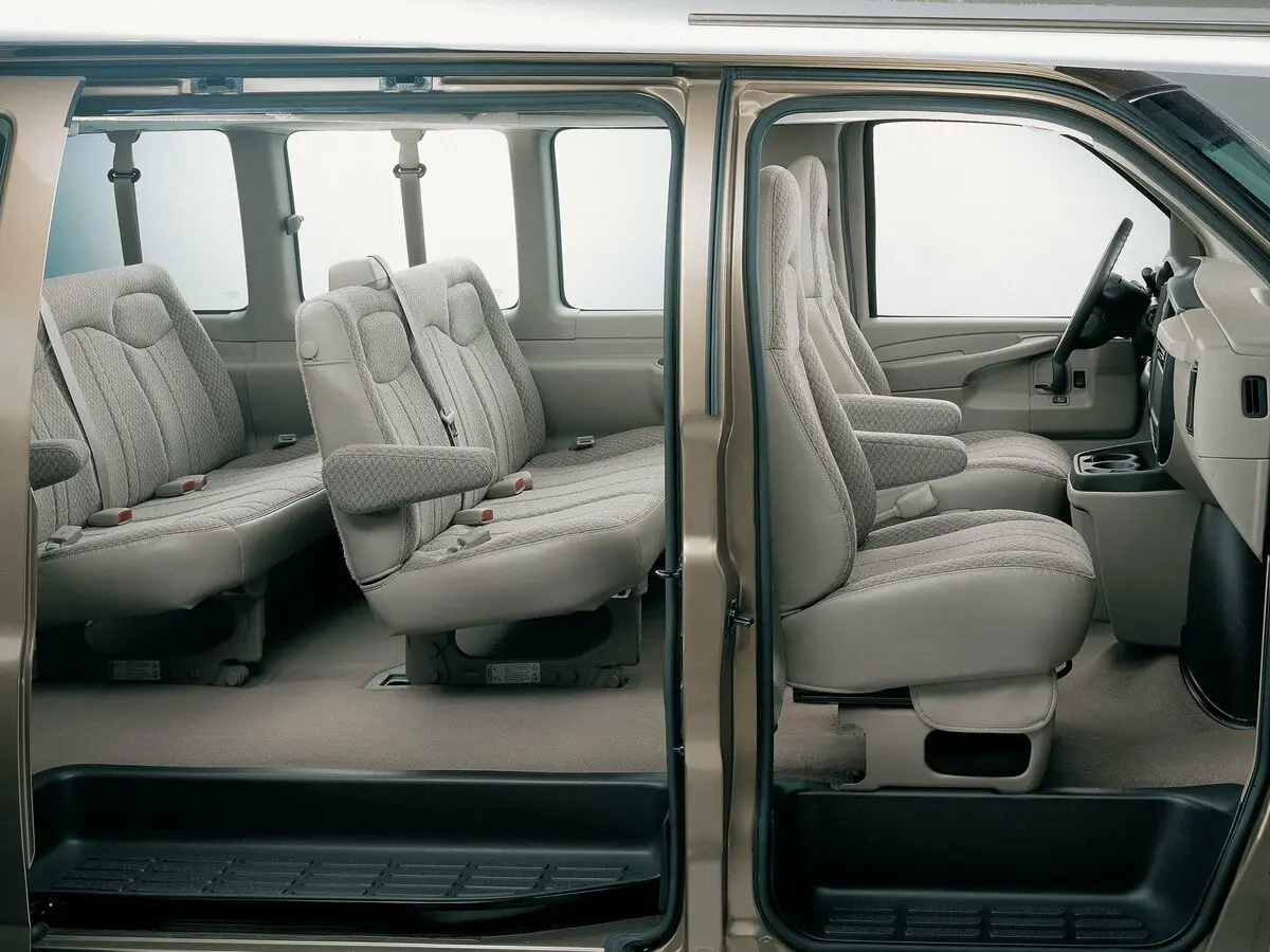 Chevrolet Express II Минивэн — сүрөт 9