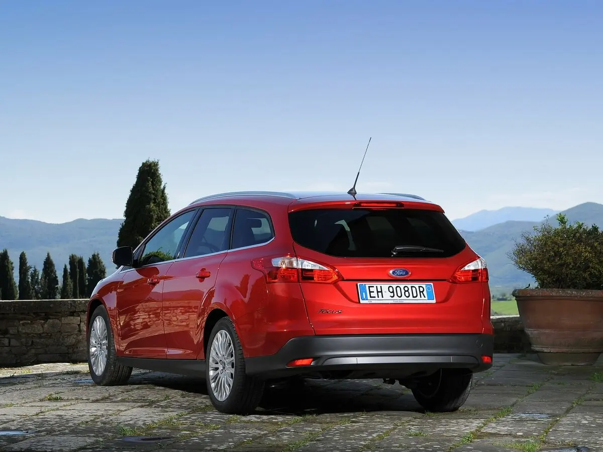 Ford Focus III Универсал 5 дв. — фото 4