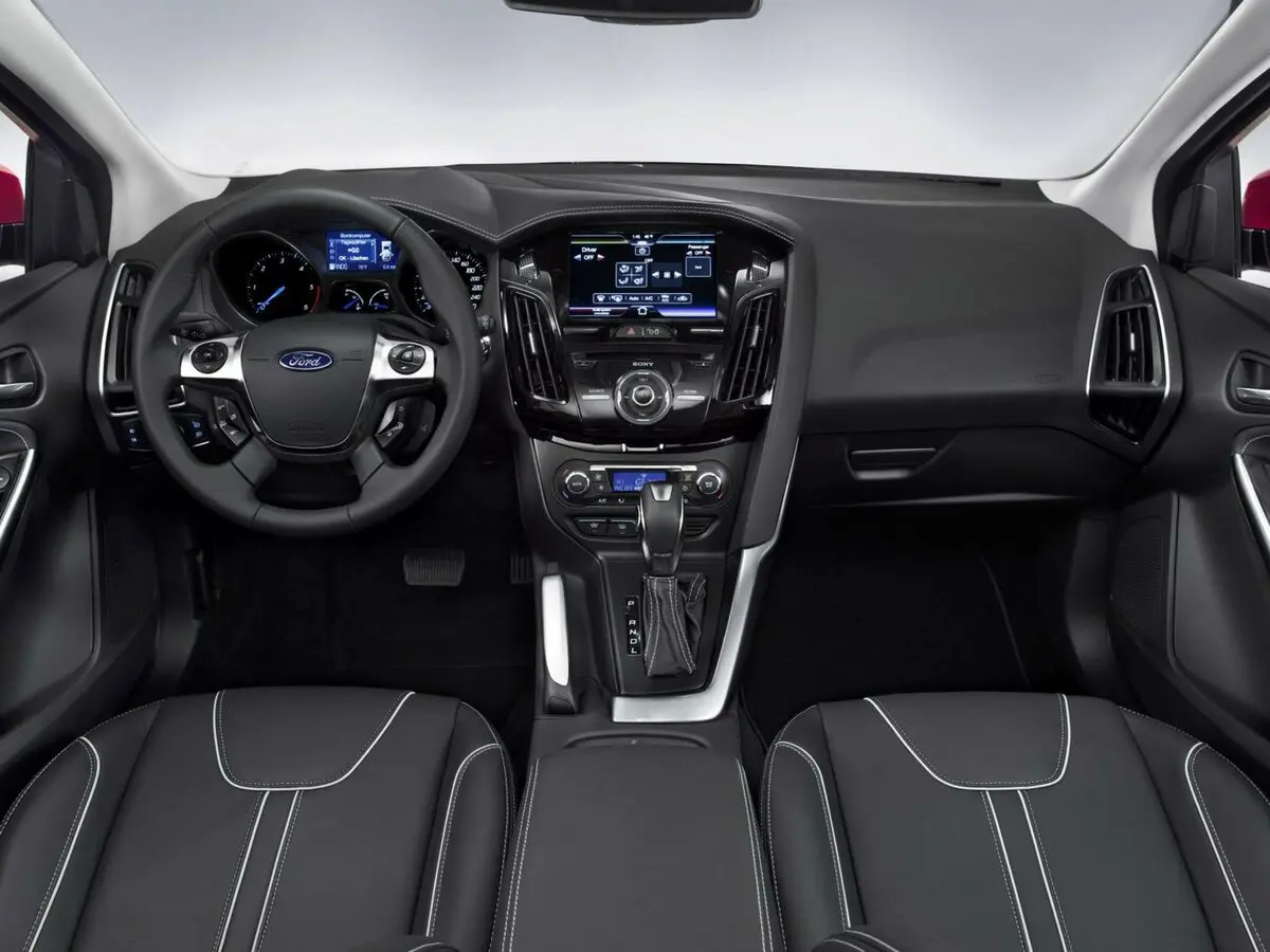 Ford Focus III Универсал 5 дв. — фото 6