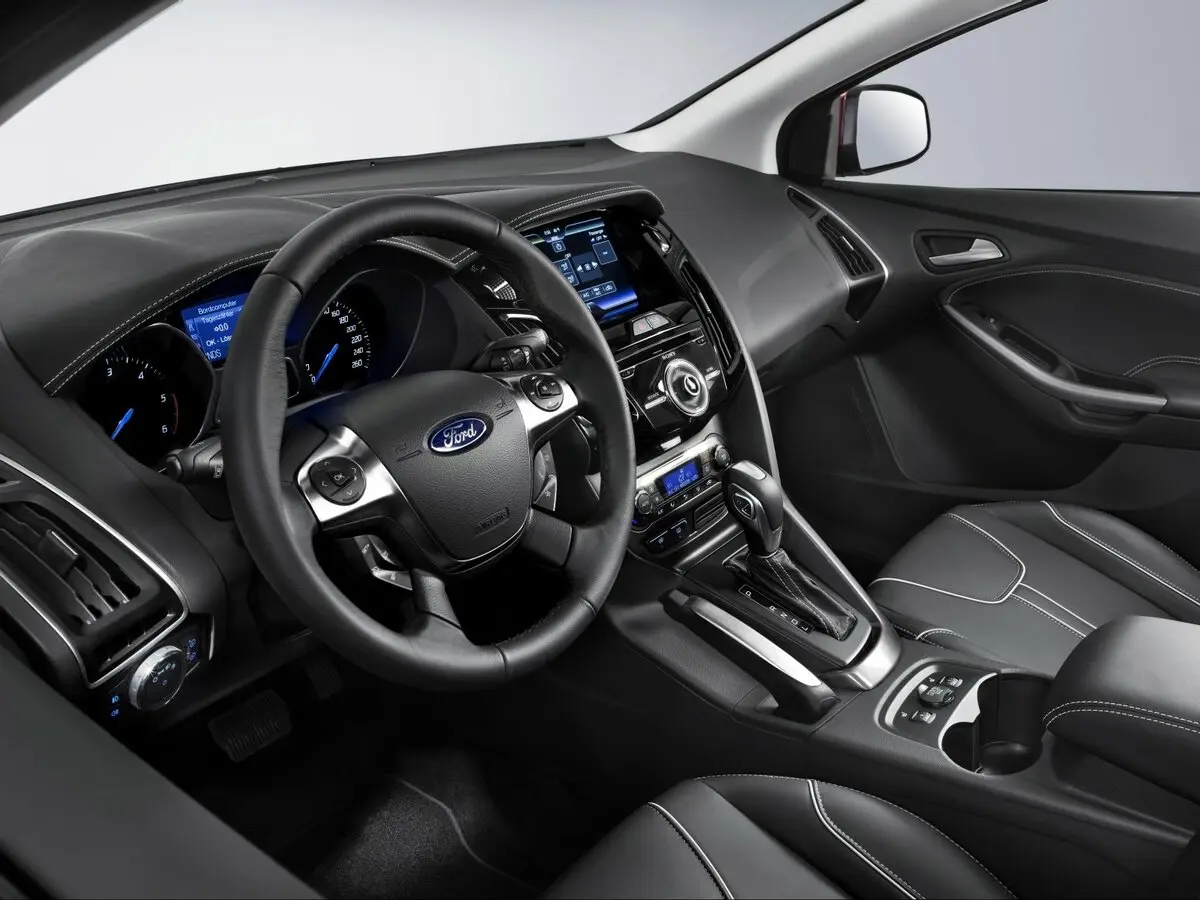 Ford Focus III Универсал 5 дв. — фото 8