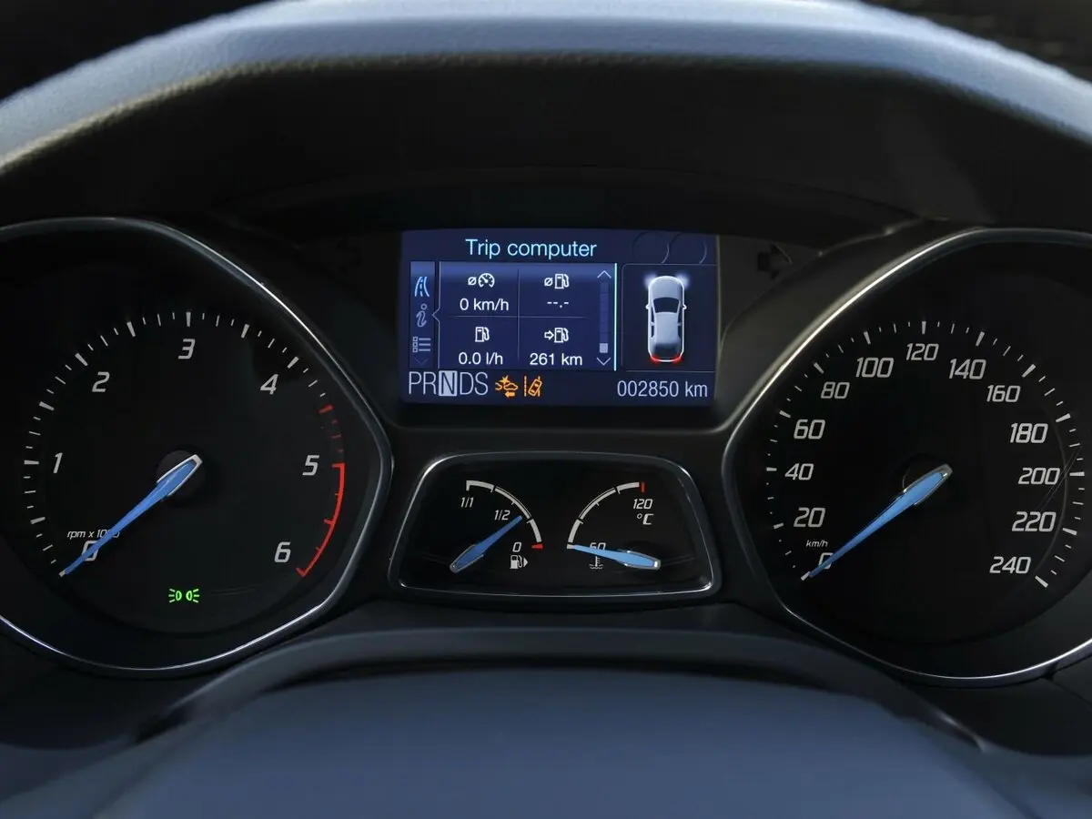 Ford Focus III Универсал 5 дв. — фото 9