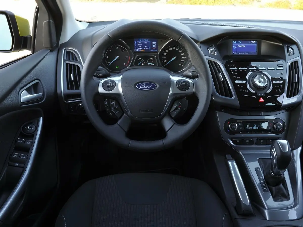 Ford Focus III Универсал 5 дв. — фото 10