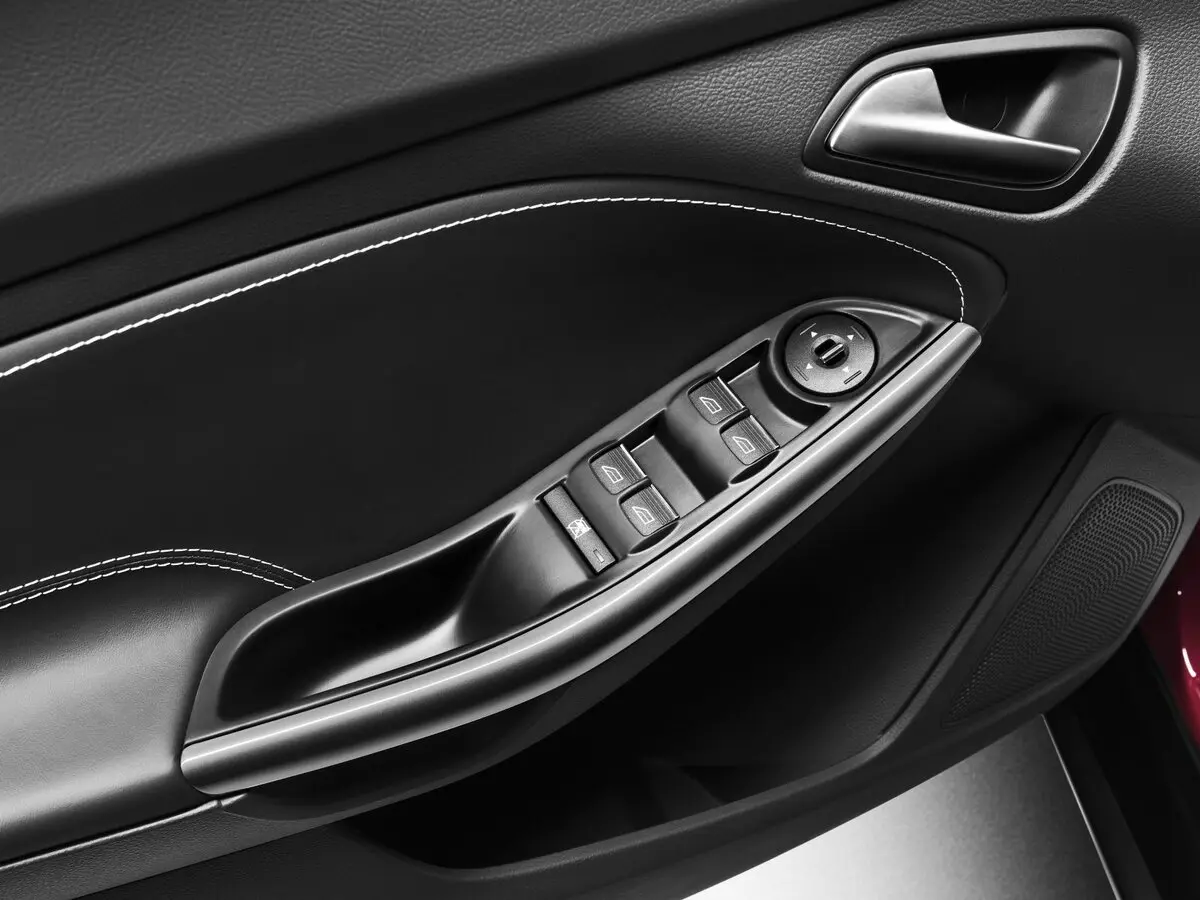 Ford Focus III Универсал 5 дв. — фото 11