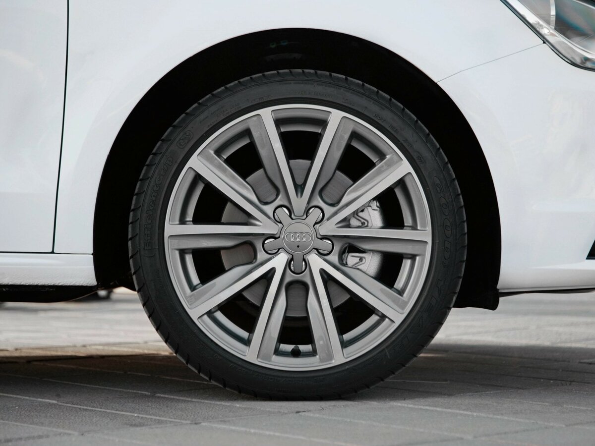 Audi A1 I (8X) Хэтчбек 5 дв. Sportback