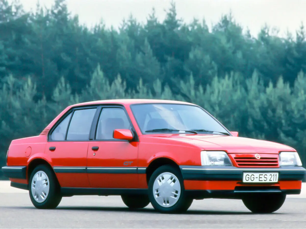 Opel Ascona C Седан