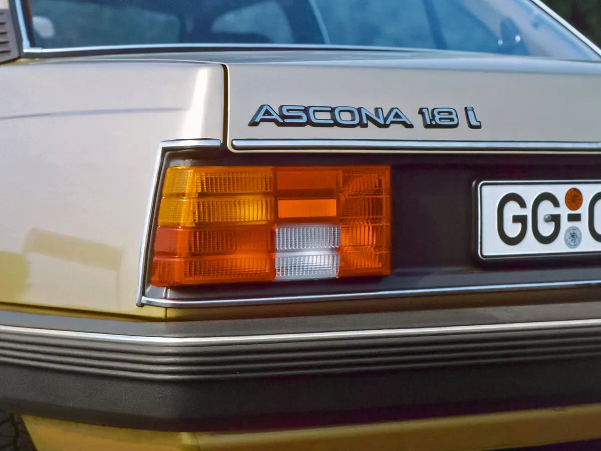 Opel Ascona C Седан — сүрөт 8