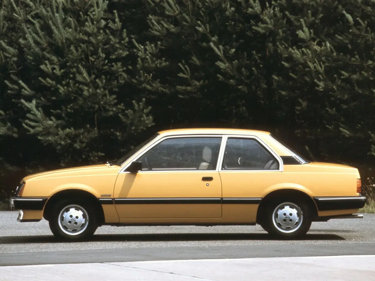 Opel Ascona C Купе — 照片 2