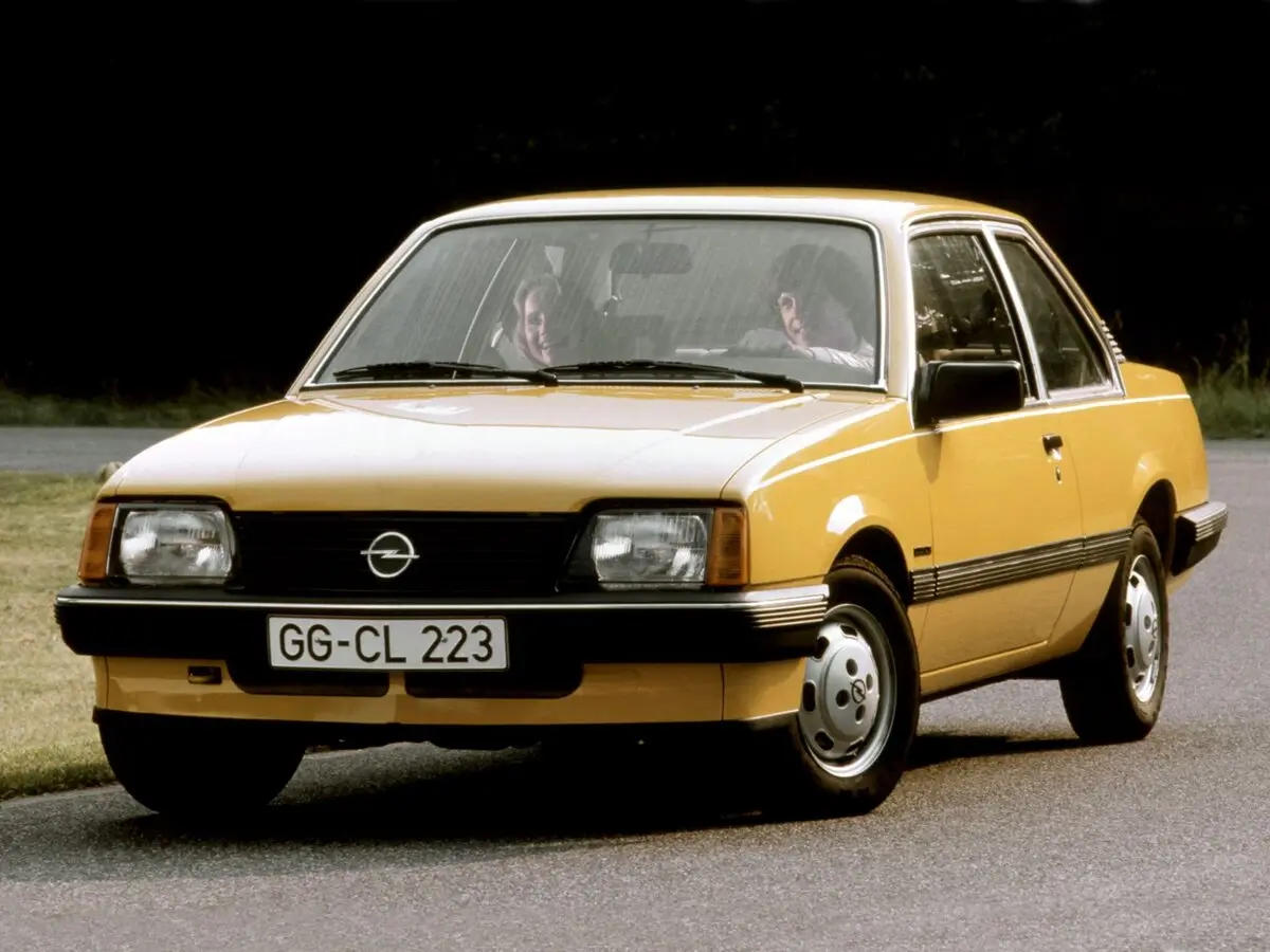 Opel Ascona C Купе — 照片 3