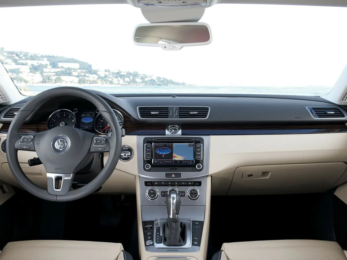Volkswagen Passat CC I Рестайлинг Седан — 照片 6