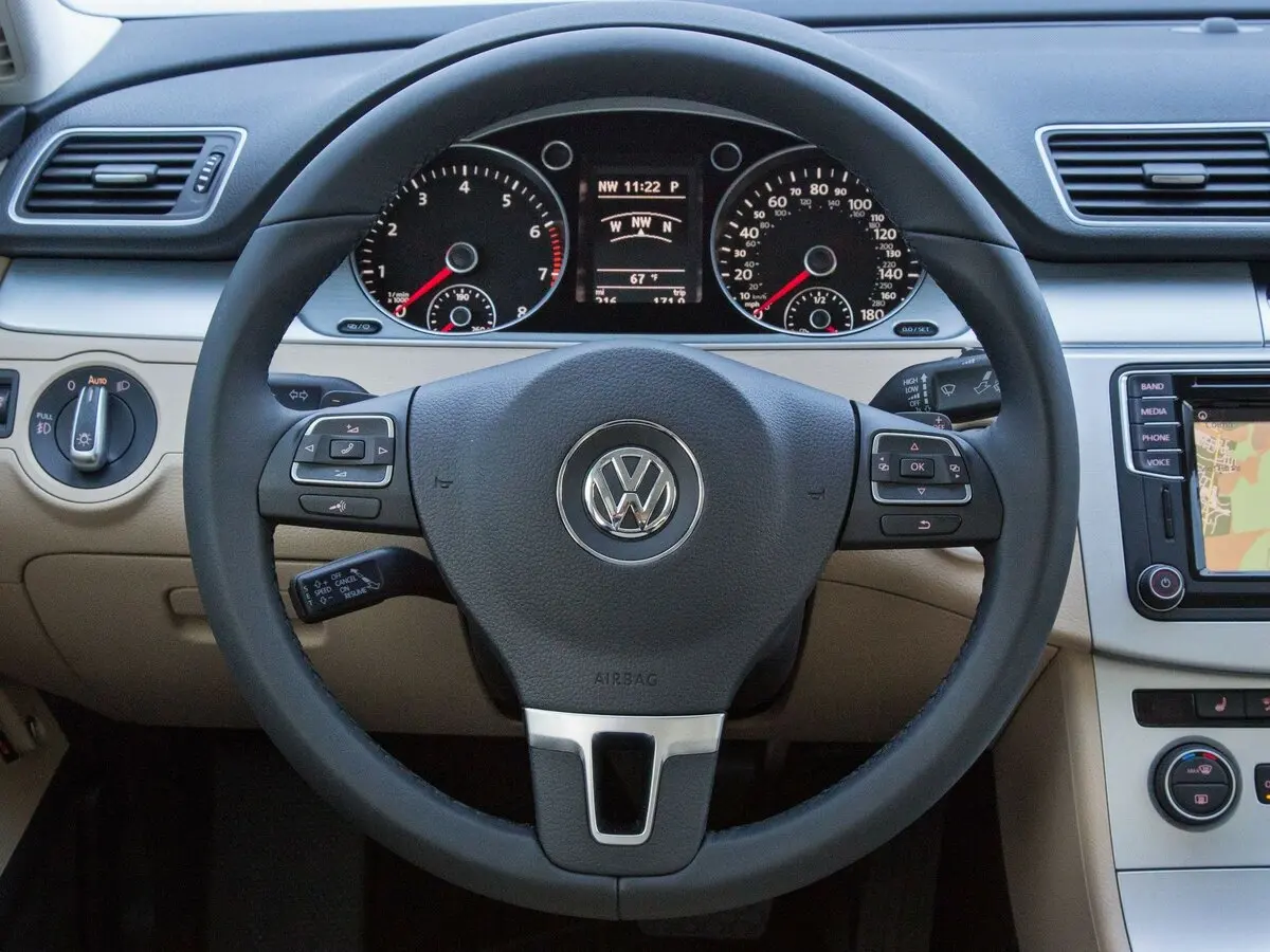 Volkswagen Passat CC I Рестайлинг Седан — 照片 10
