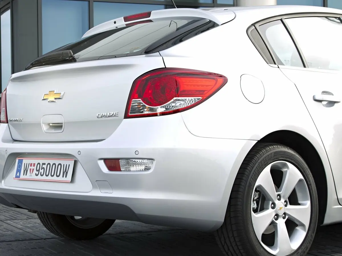 Chevrolet Cruze I Хэтчбек 5 дв. — сүрөт 13