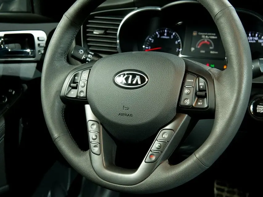 Kia Optima III Седан — фото 9