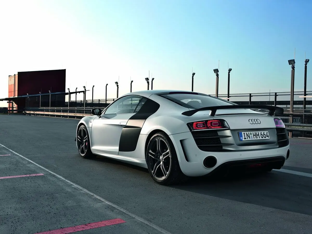 Audi R8 I (Typ 42) Купе GT — 照片 4