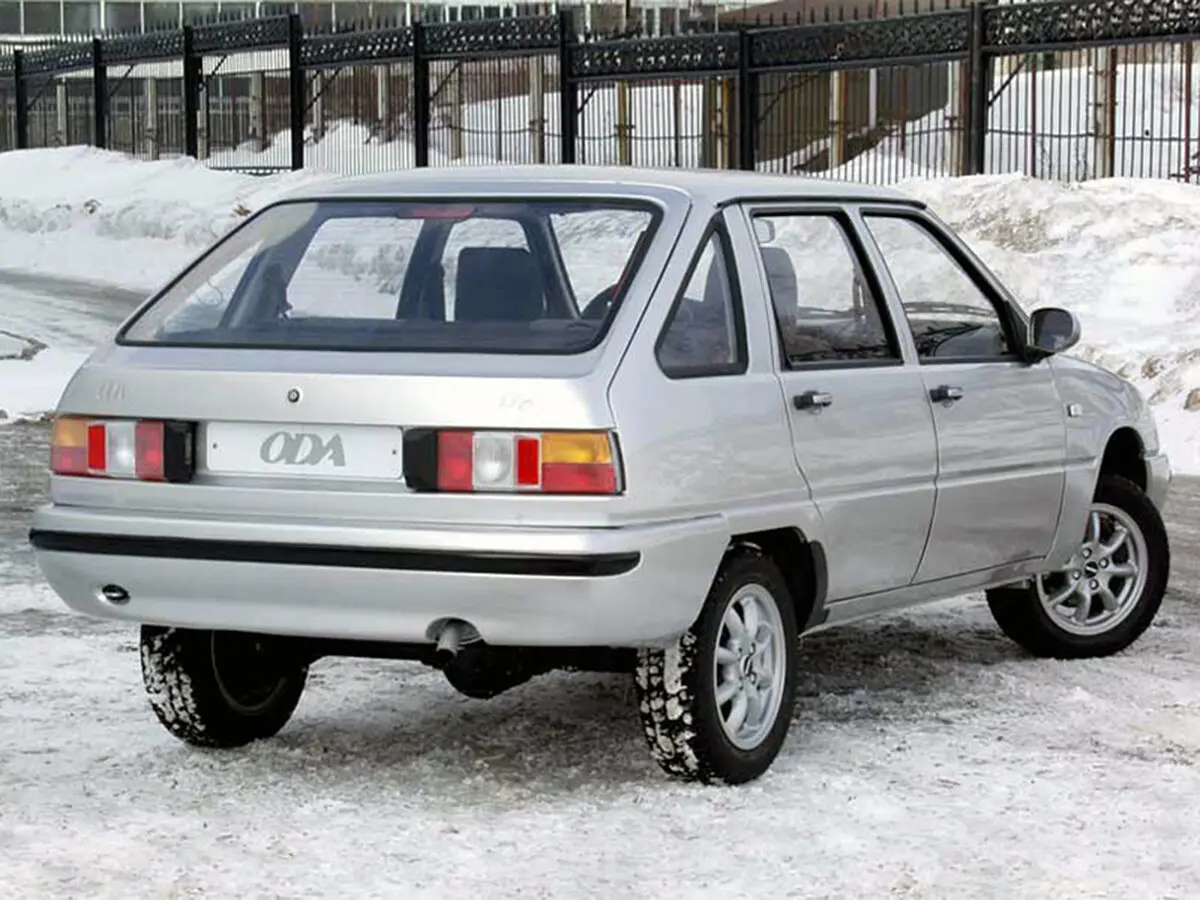 Иж 2126 «Ода» 1990 – 2005 Хэтчбек 5 дв. — photo 5
