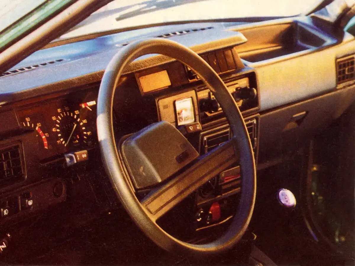 Иж 2126 «Ода» 1990 – 2005 Хэтчбек 5 дв. — photo 7