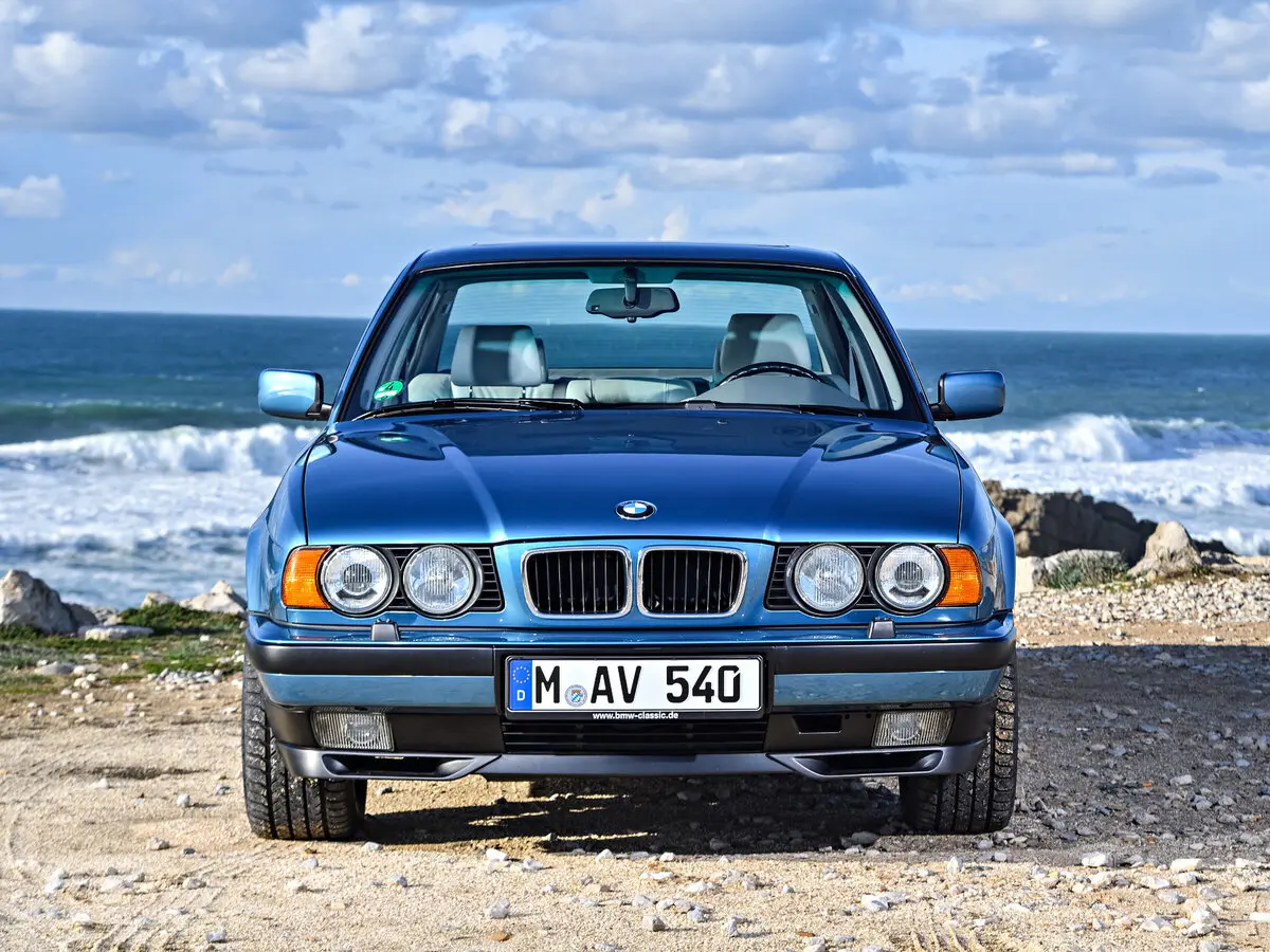 BMW 5 серии III (E34) Седан — фото 3