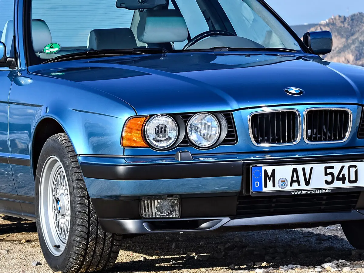 BMW 5 серии III (E34) Седан — фото 12