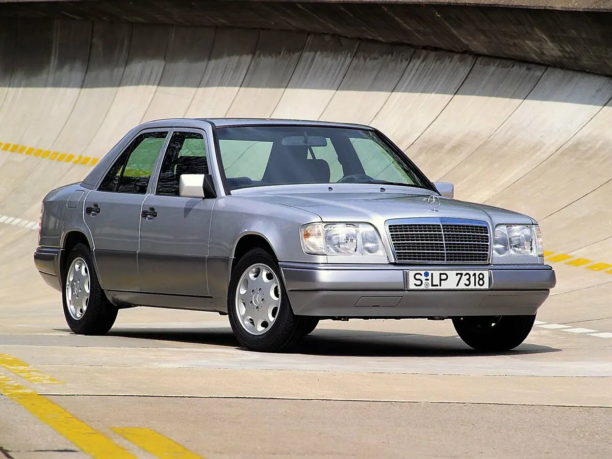 Mercedes-Benz E-Класс I (W124) Седан