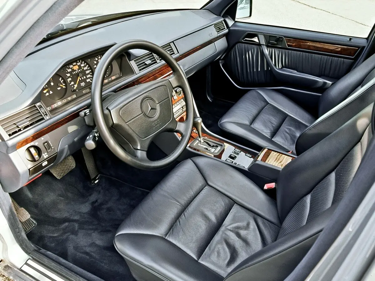 Mercedes-Benz E-Класс I (W124) Седан — фото 5