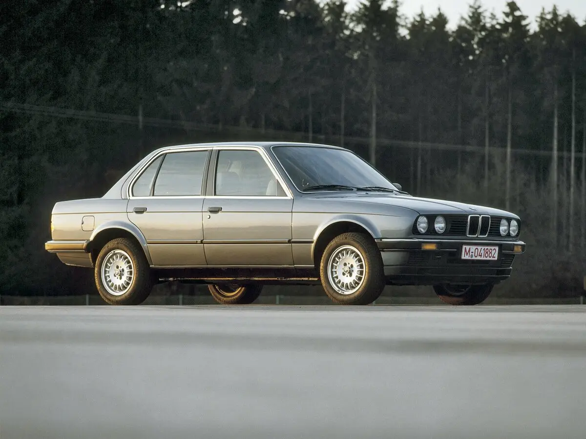 BMW 3 серии II (E30) Седан