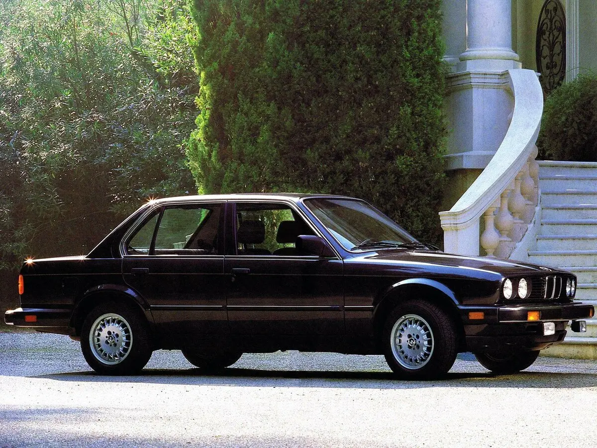 BMW 3 серии II (E30) Седан — 照片 2