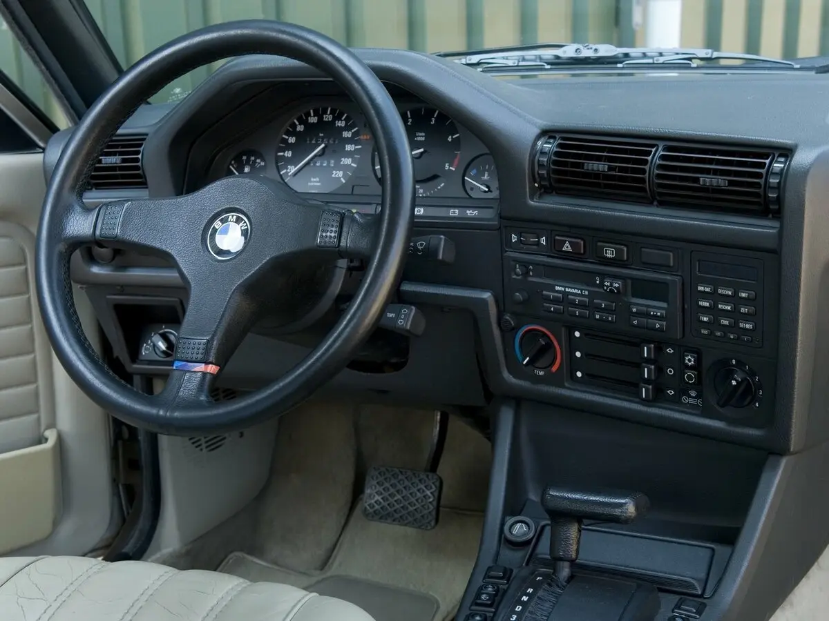 BMW 3 серии II (E30) Седан — 照片 5