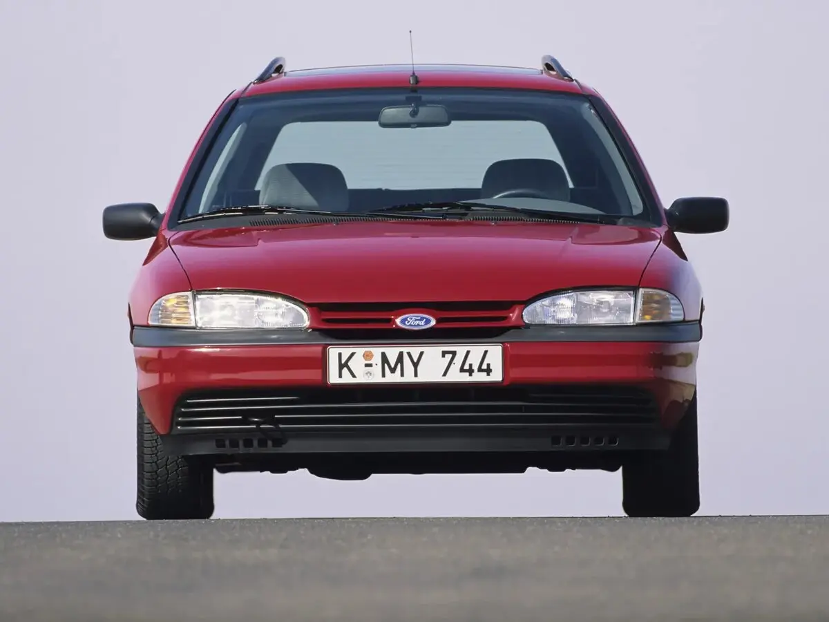 Ford Mondeo I Универсал 5 дв. — фото 3