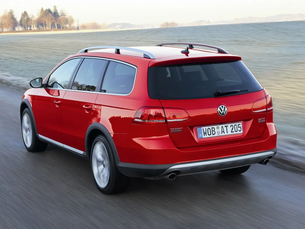 Volkswagen Passat B7 Универсал 5 дв. Alltrack — фото 5
