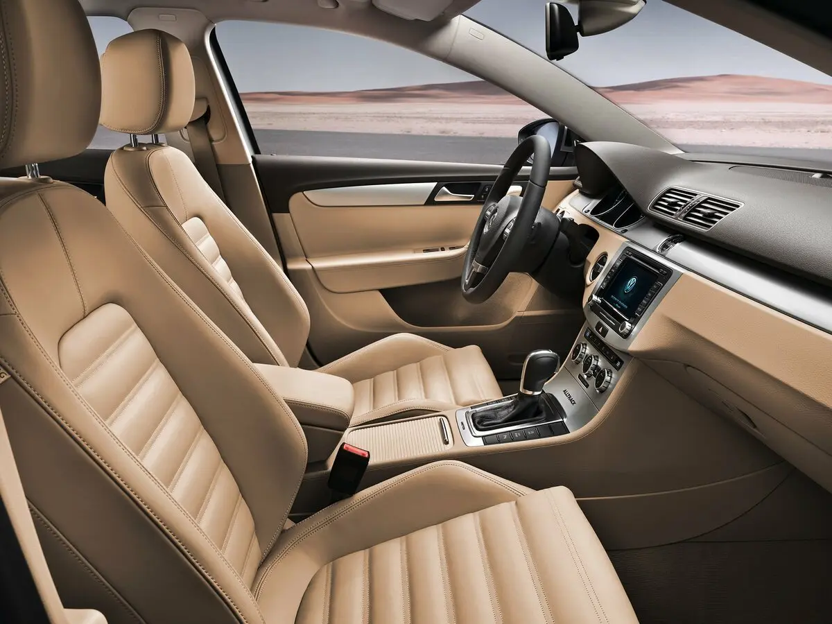 Volkswagen Passat B7 Универсал 5 дв. Alltrack — фото 7
