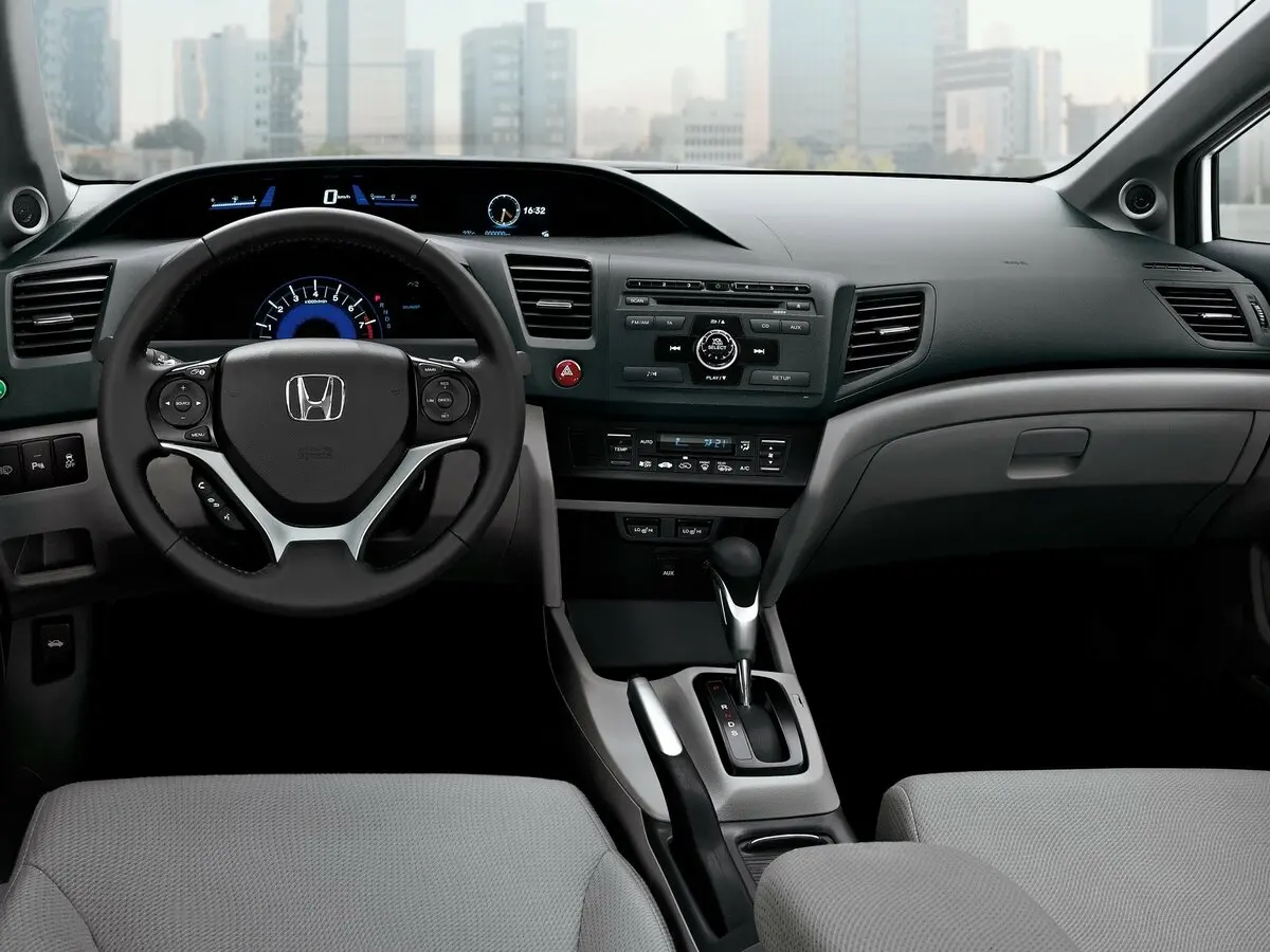 Honda Civic IX Седан — фото 6