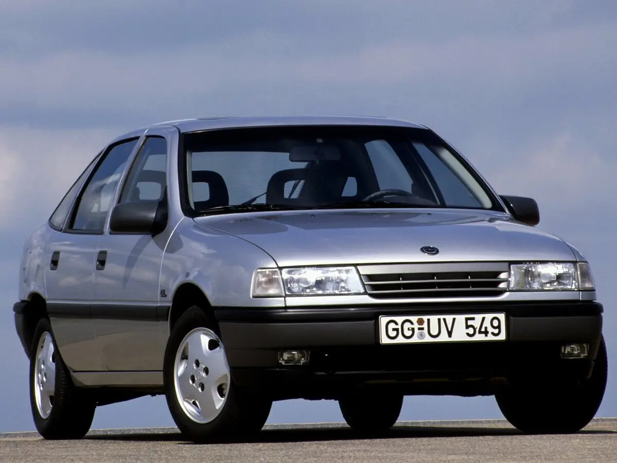 Opel Vectra A Лифтбек — фото 3