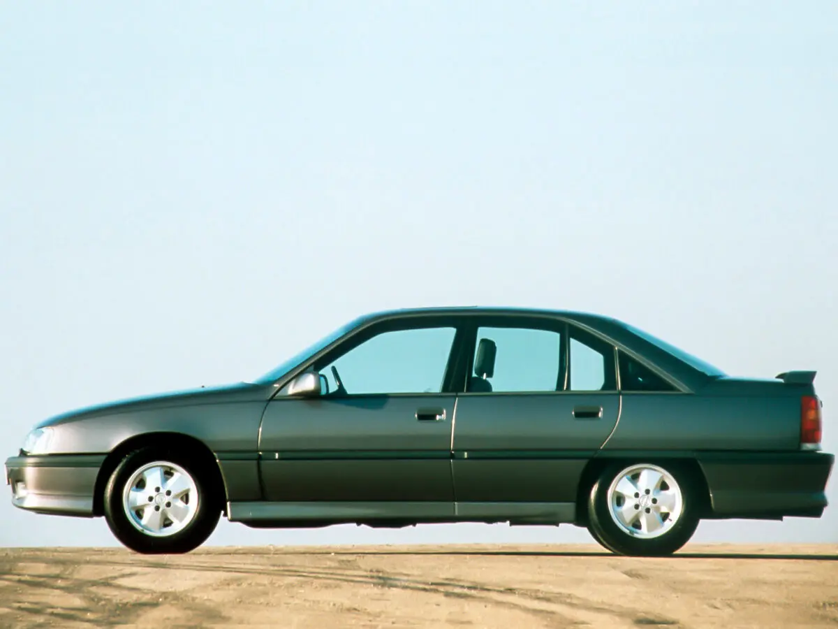 Opel Omega A Седан — сүрөт 2