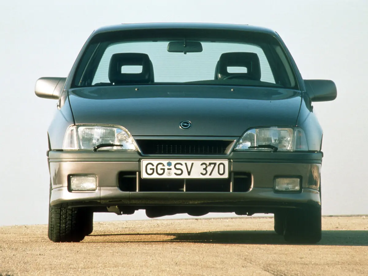 Opel Omega A Седан — сүрөт 3