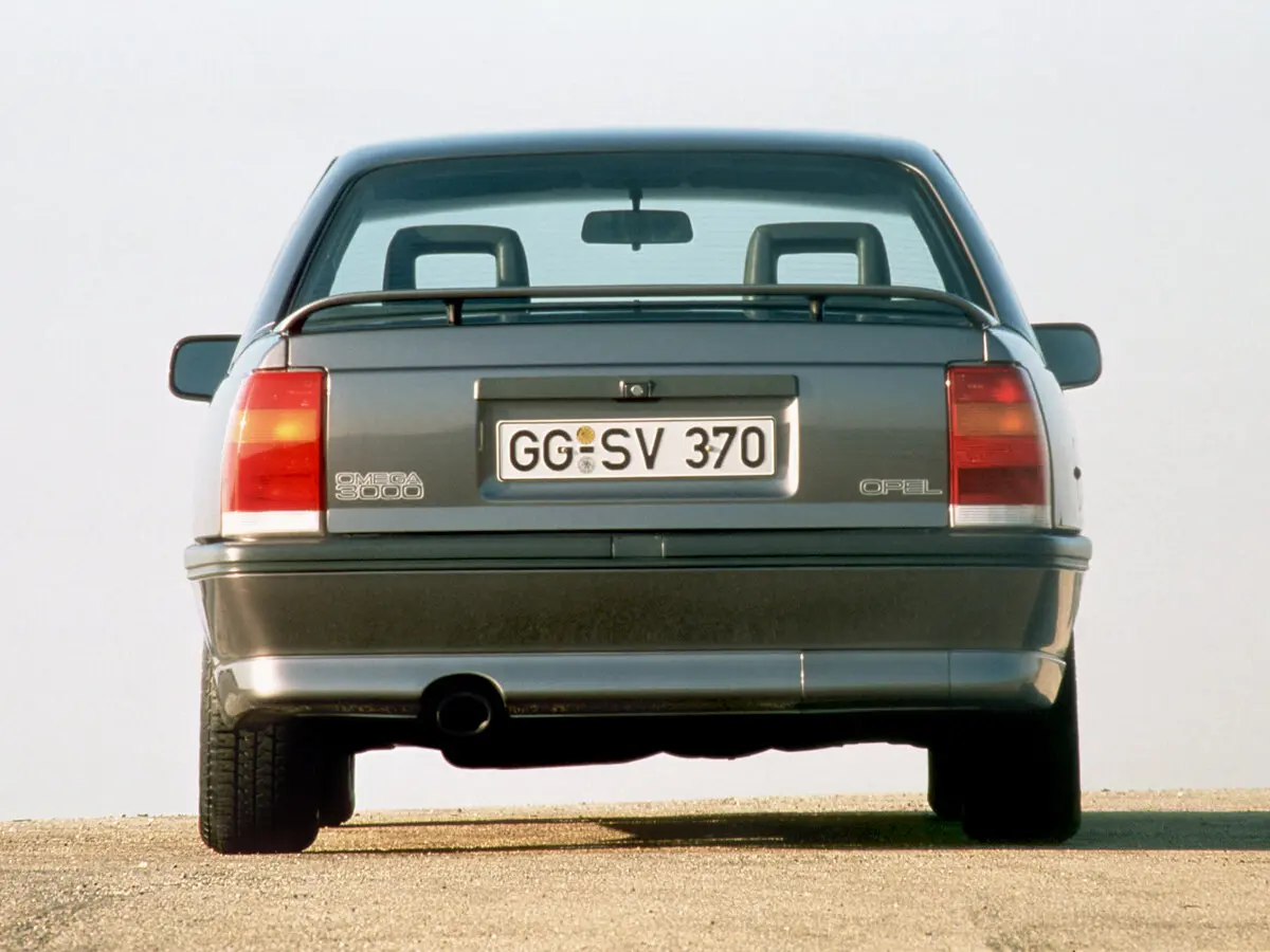 Opel Omega A Седан — сүрөт 4