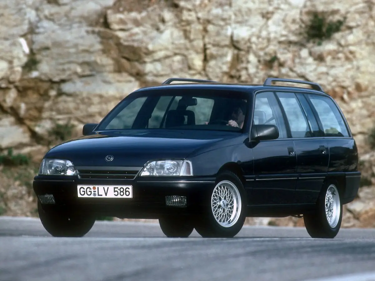 Opel Omega A Универсал 5 дв.