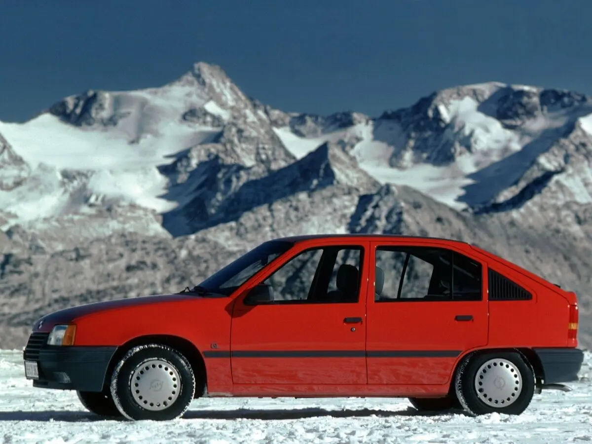 Opel Kadett E Хэтчбек 5 дв. — фото 3