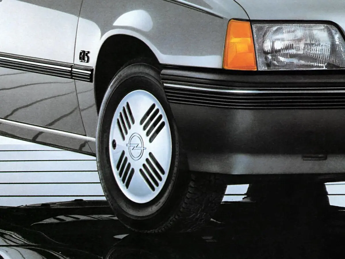 Opel Kadett E Хэтчбек 5 дв. — фото 7