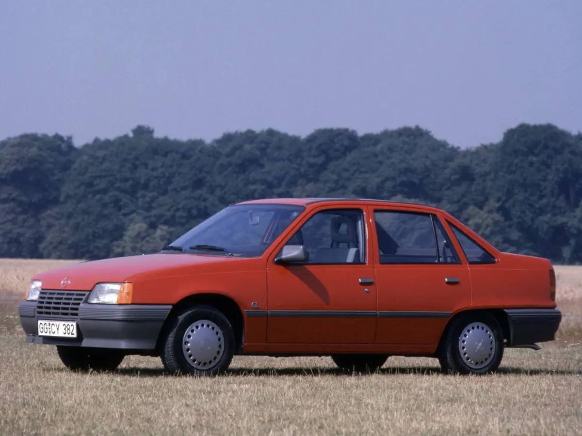 Opel Kadett E Седан