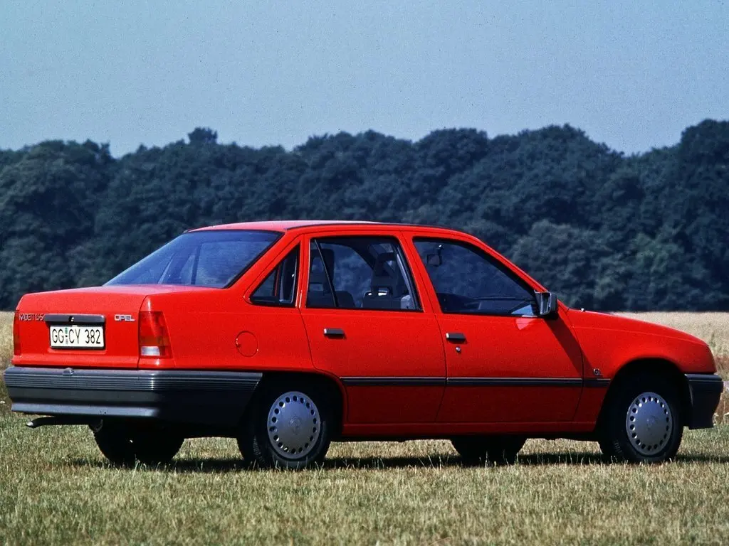 Opel Kadett E Седан — фото 5